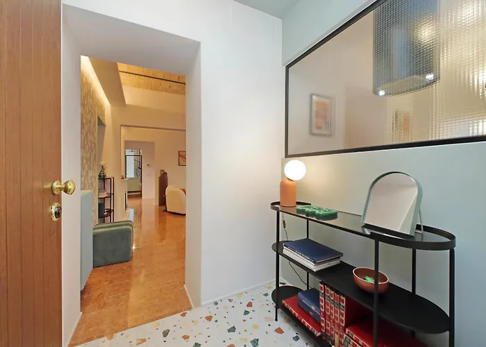 Ych-lussuoso Al Colosseo Rome